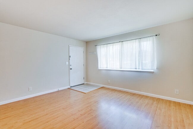 Foto del edificio - Conveniently located 2BR/1.5BA townhome style duplex unit in Sunnyvale