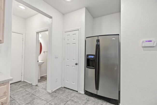 Foto del edificio - 9315 Quiet Mist Ct