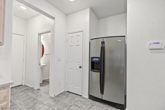 Building Photo - 9315 Quiet Mist Ct