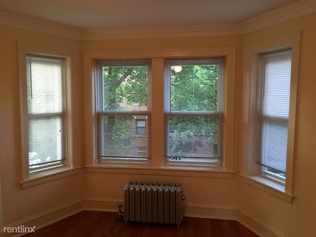 Building Photo - 3357 N Monticello Ave