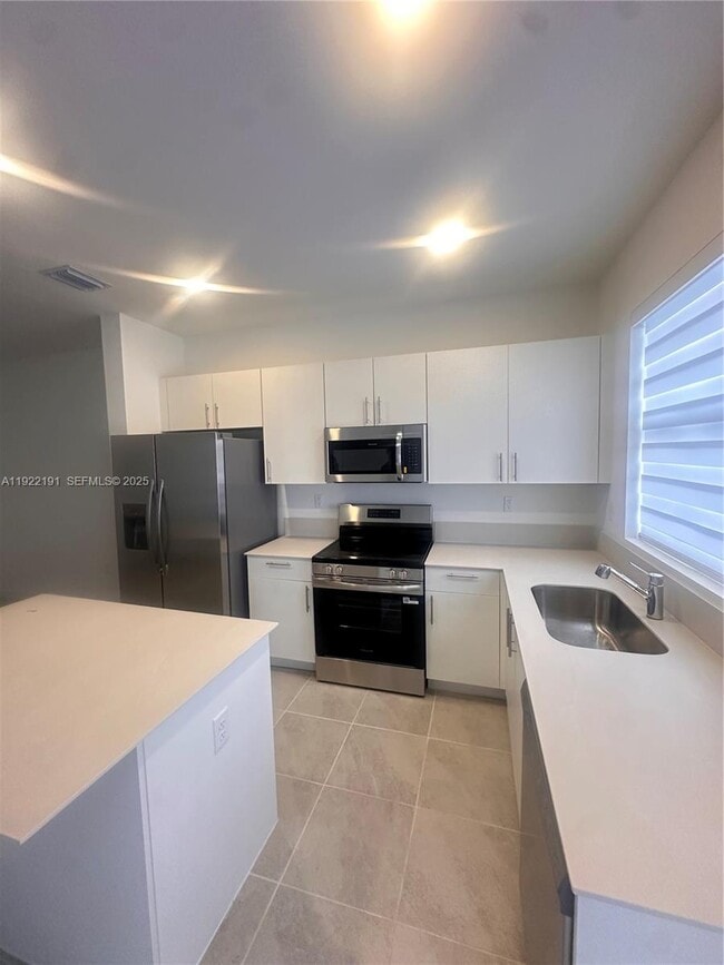 Building Photo - 26832 SW 121st Ave