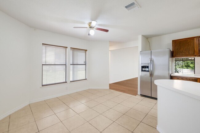 Foto del edificio - 9919 Fortune Ridge Dr
