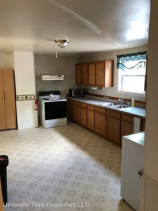 Building Photo - 5 br, 2 bath Room For Rent - 522 QUINCY ST.