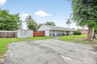 Building Photo - 6501 SW 49th St