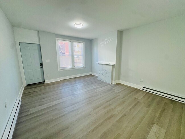 Foto del edificio - Remodeled 3bd/1.5 bath House with Rear yar...