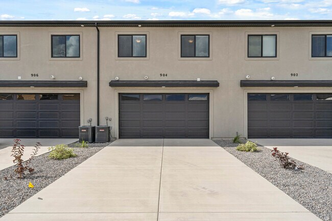 Building Photo - 904 S 850 W