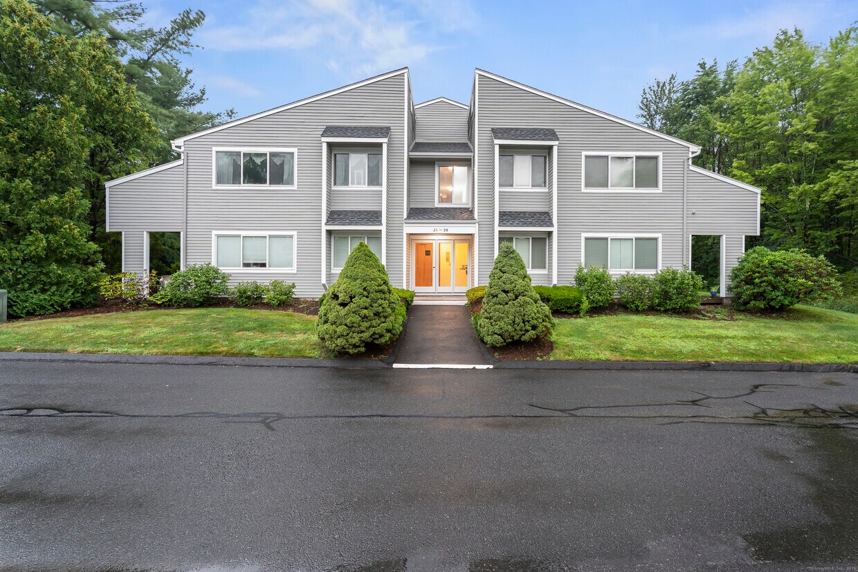 Primary Photo - 28 Hilltop Dr