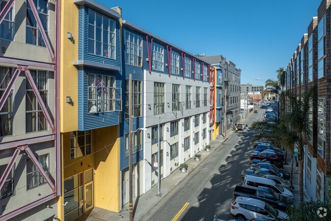 Building Photo - Bluxome Lofts
