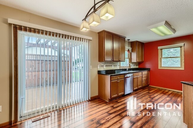 Building Photo - 13800 Raven St NW
