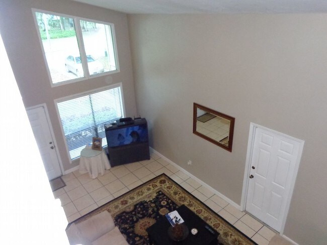 Foto del edificio - 1120 SW 19th Place PENDING LEASE