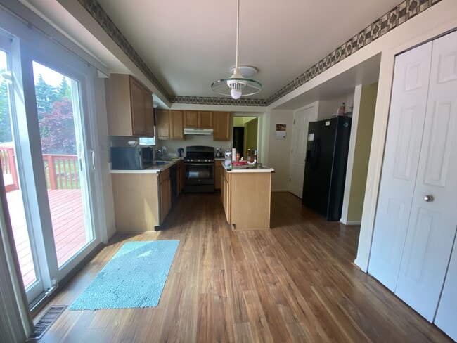 Building Photo - 3074 Ailsa Craig