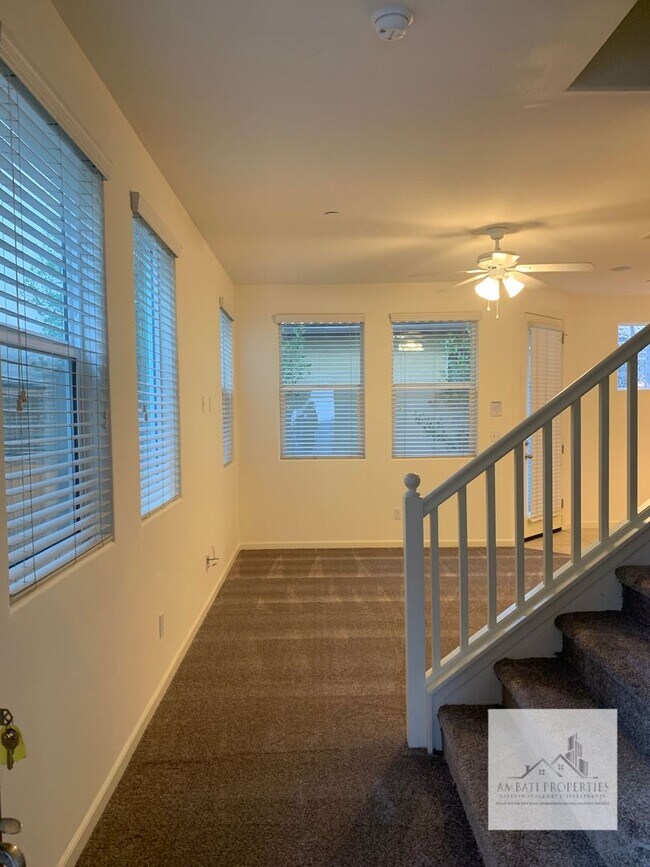 Building Photo - Beautiful 4 Bedroom Home in Harlan Ranch!