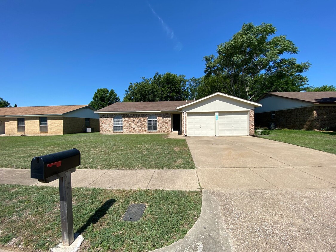 Primary Photo - "Saginaw Texas Homes for Rent"