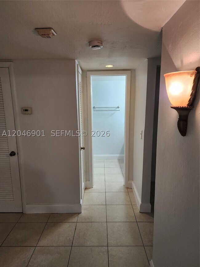 Foto del edificio - 7410 SW 82nd St