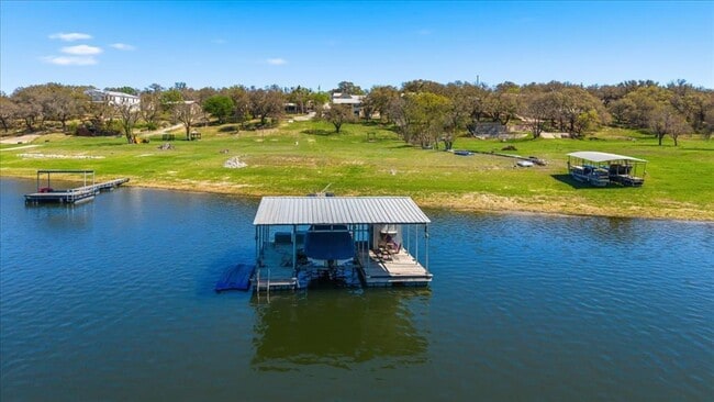 Building Photo - 25207 Lakeview Dr