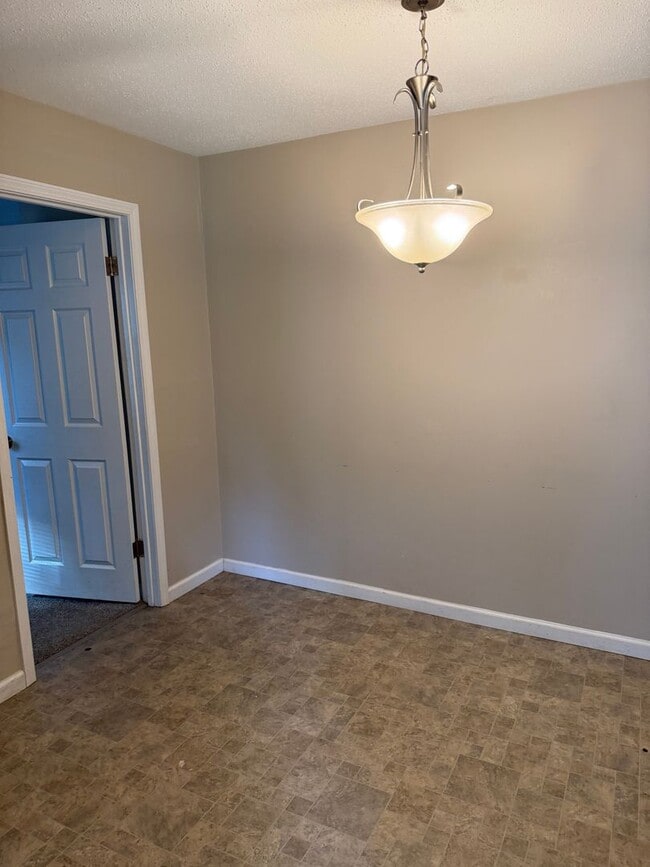 Building Photo - 50 Fenwick Dr