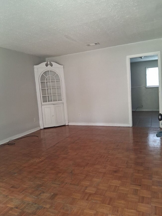 Foto del edificio - 1215 Garden Park Dr