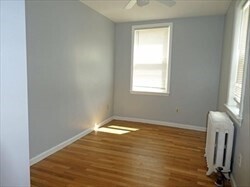 Foto del edificio - 210 N Main St