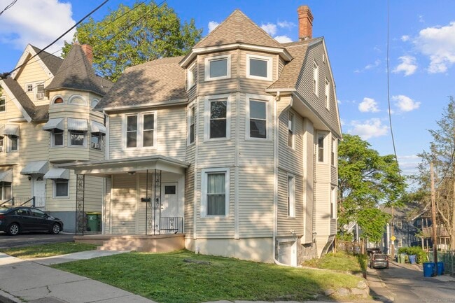 Building Photo - 78 Pine St