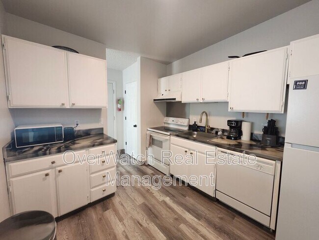 Building Photo - 3105 W 33rd Ave