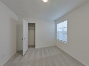 Building Photo - 13023 Shells Ln