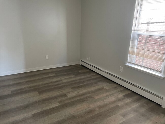 Building Photo - 220 Cross St