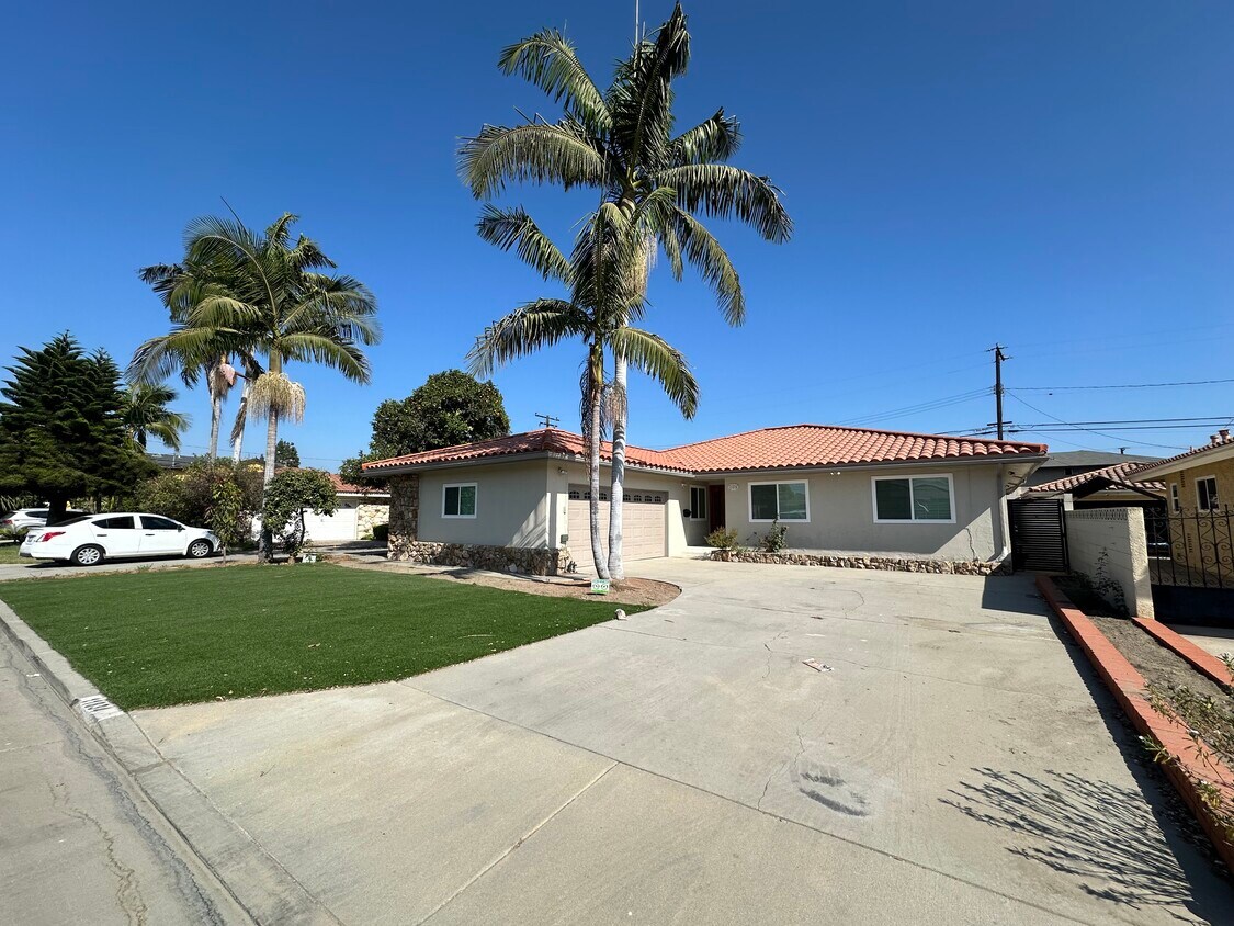 Outside - 11834 Haro Ave