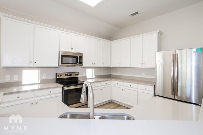 Building Photo - 2720 Maple Creek Dr