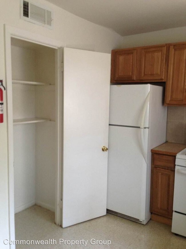 Foto del edificio - 2 br, 1 bath Apartment - 8 Pollux Circle East