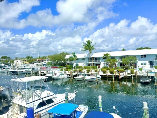 Foto del edificio - 2533 NE 15th St