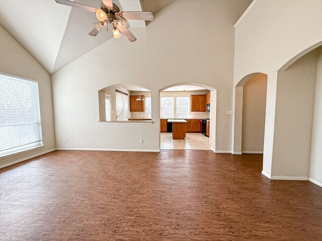 Building Photo - Spacious 4 bedroom home near Lake Ray Hubbard!