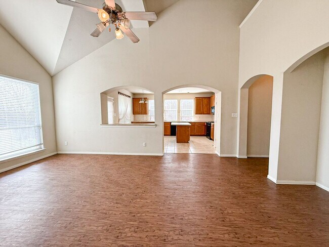 Foto del edificio - Spacious 4 bedroom home near Lake Ray Hubbard!