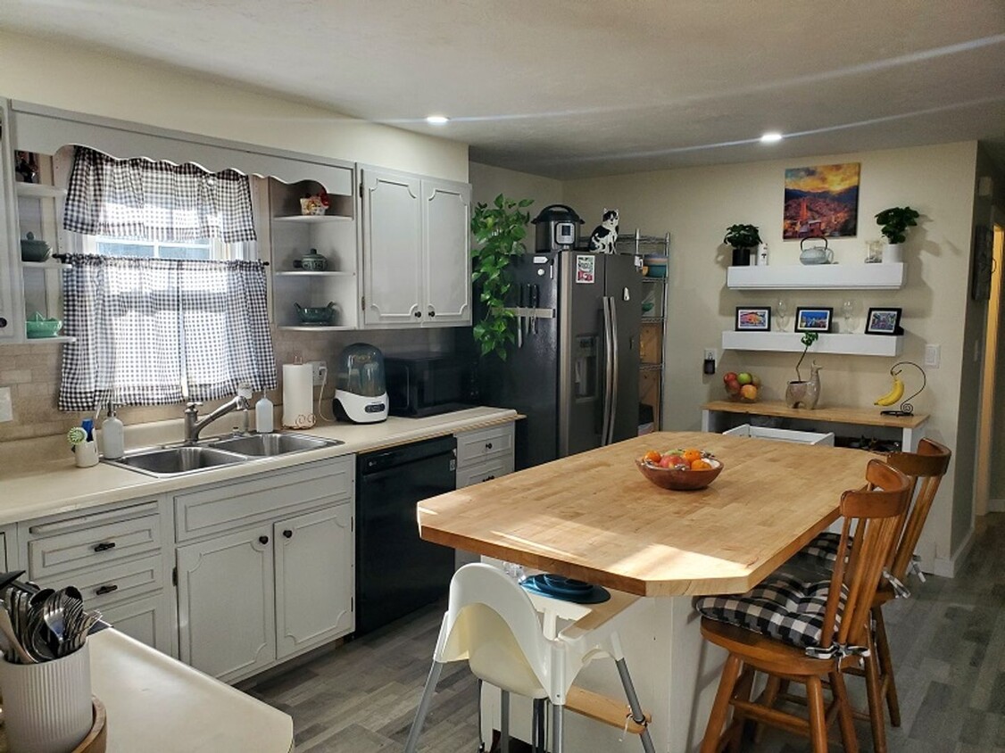 Primary Photo - Packachoag Area Single Family