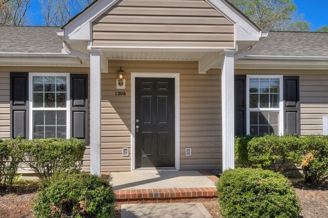 Building Photo - 1206 Bison Way