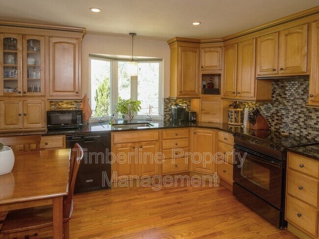 Building Photo - 223 Dolomite Dr
