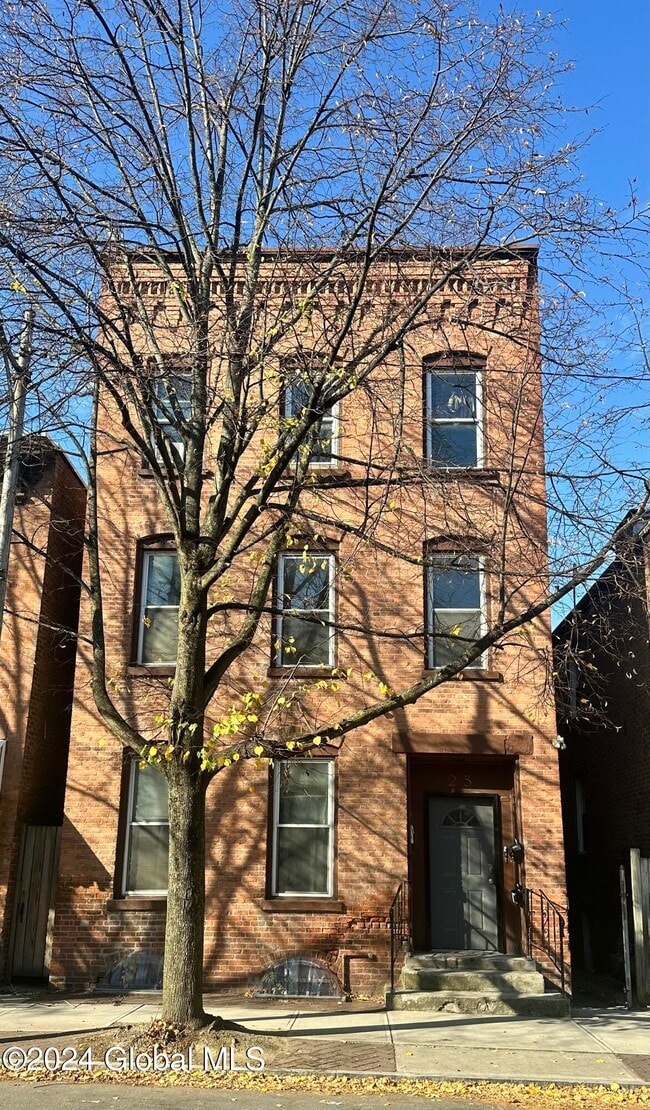 Building Photo - 283 4th St