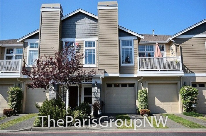 Foto principal - Gorgeous Renton Highlands Condo * Attached...