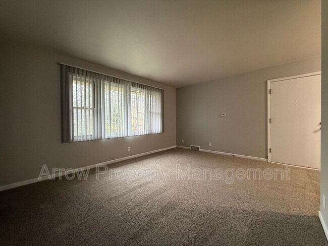 Foto del edificio - 1621 G-7