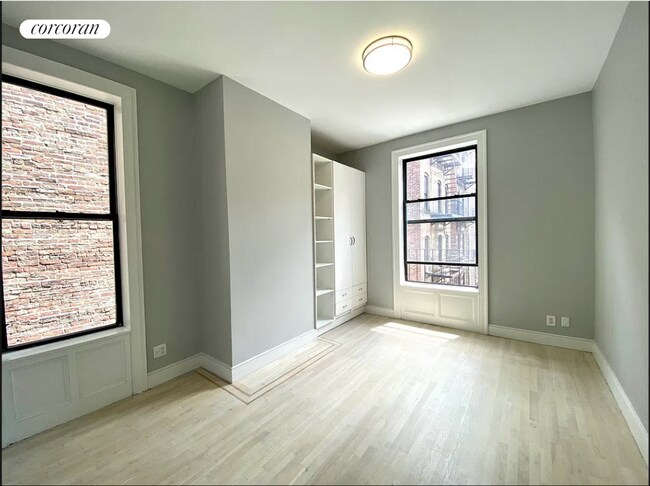 Building Photo - 208 W 83rd St