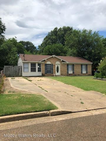 Foto principal - 3 br, 1 bath House - 6655 Embassy Cr