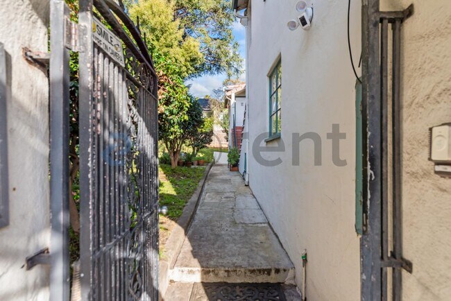 Foto del edificio - 728 E 24th St