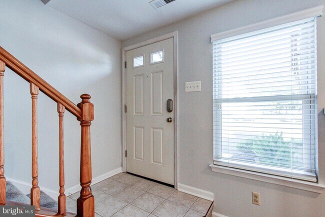 Building Photo - 33 Bark Hollow Ln
