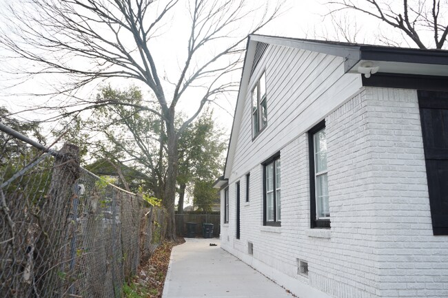 Foto del edificio - 2516 Isabella St