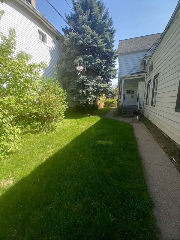 5213 Fleet Ave, Cleveland, OH 44105 Condo for Rent in Cleveland, OH