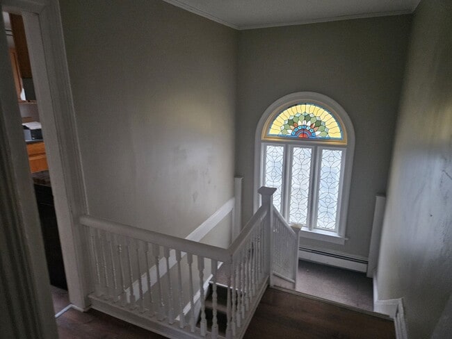 Foto del edificio - 3 Bedroom with off-street Parking on Park Ave