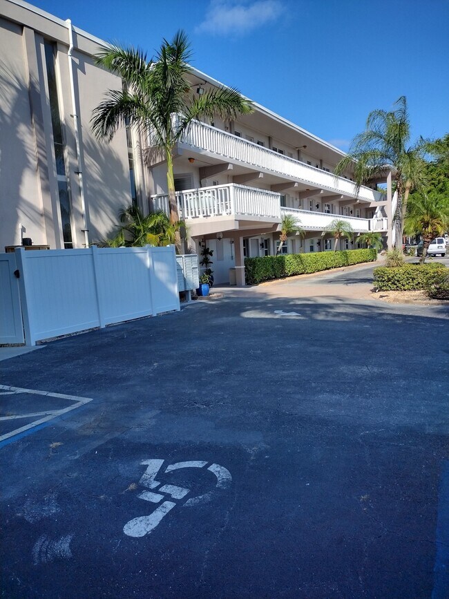 Foto del edificio - 311 E Ocean Ave