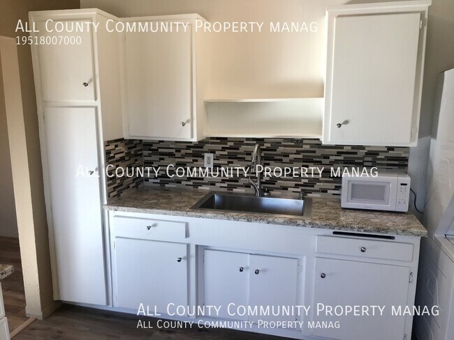 Foto del edificio - 6080 Daisy Ave