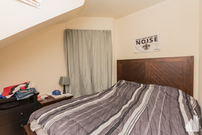 Foto del edificio - 854 W Buckingham Pl