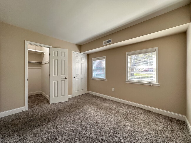 Cozy Bedroom with Plenty of Storage - Springfield Valley Apartments