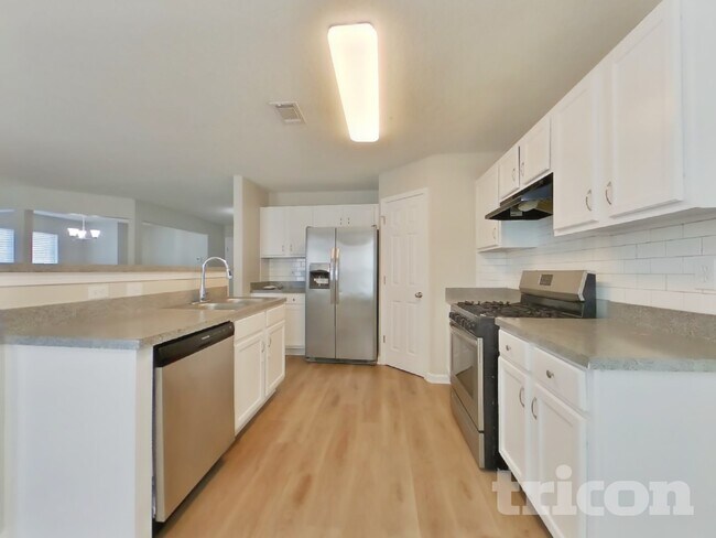 Foto del edificio - 5001 Serenity Point Ln